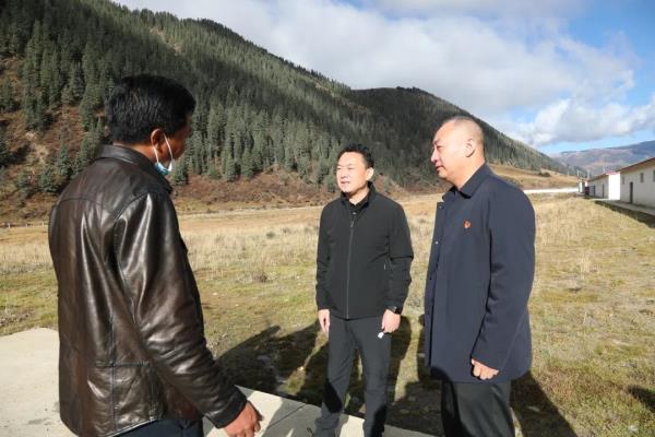 沈阳在新龙道孚等地调研督导学习宣传贯彻党的二十大精神